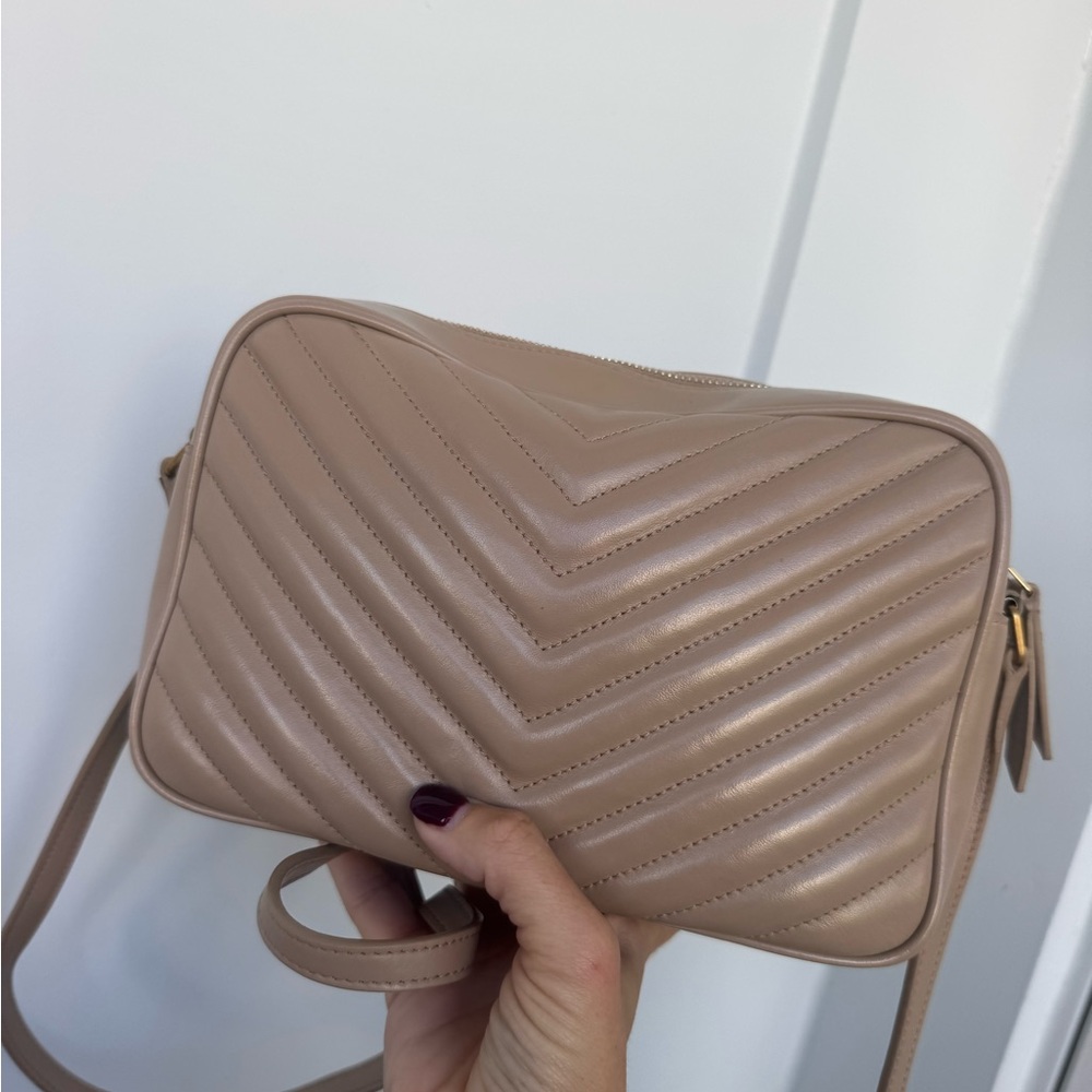🛑 SOLD 🛑 Saint Laurent Lou Camera Bag – Dark Beige Leather with Tassel - Picture 8 of 13